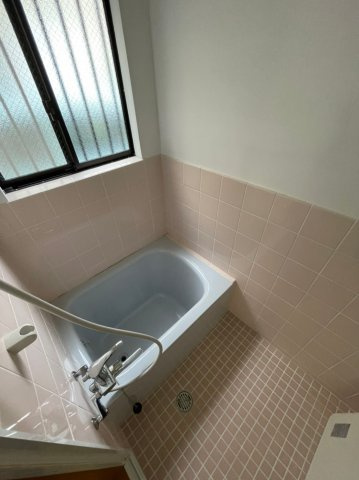 明石市東野町貸家の浴室