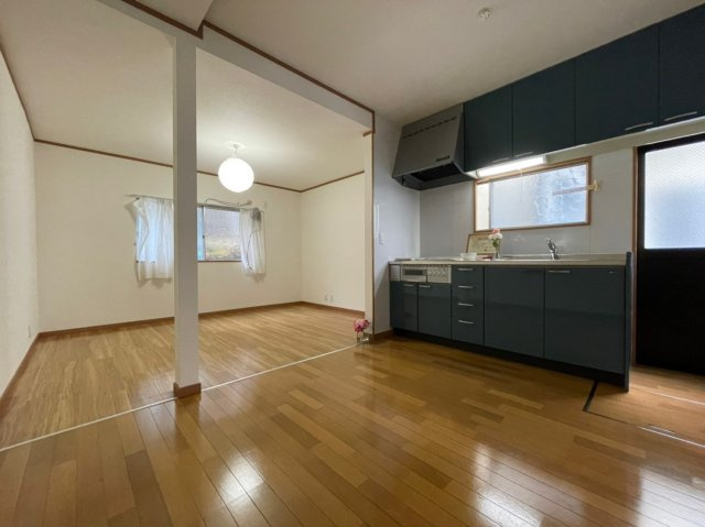 明石市東野町貸家の居間・リビング