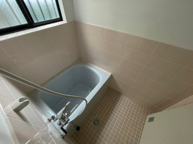 明石市東野町貸家の浴室