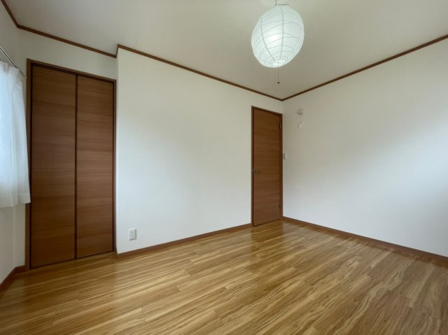 明石市東野町貸家の寝室