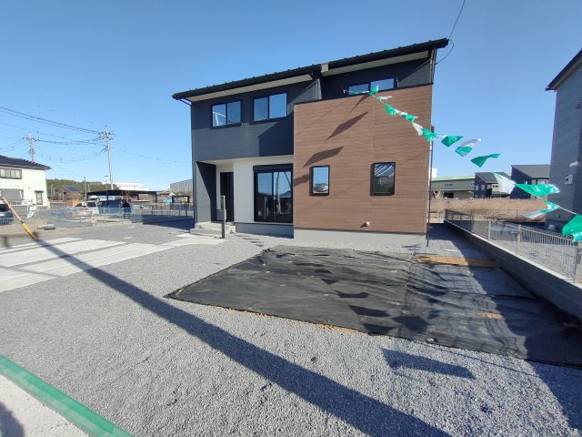 加須市南篠崎　全3邸の前面道路含む現地写真|全邸、住宅性能評価、耐震等級最高3を取得した確かな住まい。住宅ローンによっては金利の優遇や地震保険料の割引などさまざまなメリットがあります。
2026年1月撮影