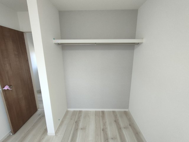 加須市南篠崎　全3邸の収納|〇２号棟　クローゼット〇
各居室に収納がございますので最大限お部屋を広く使うことができます♪
2026年1月撮影