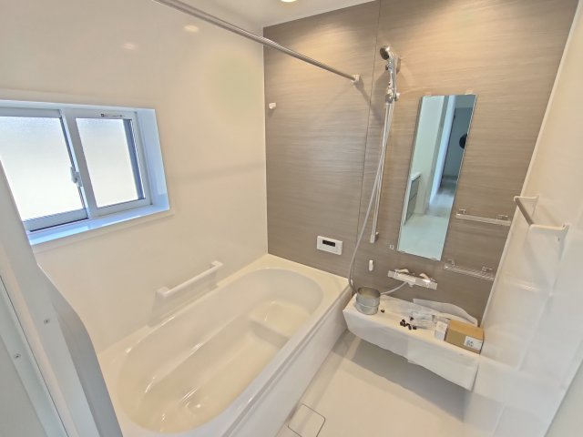 加須市南篠崎　全3邸の浴室|〇２号棟　浴室〇
明るく清潔感のある浴室♪浴室乾燥機付きで急な雨でも安心です（＾＾）
2026年1月撮影