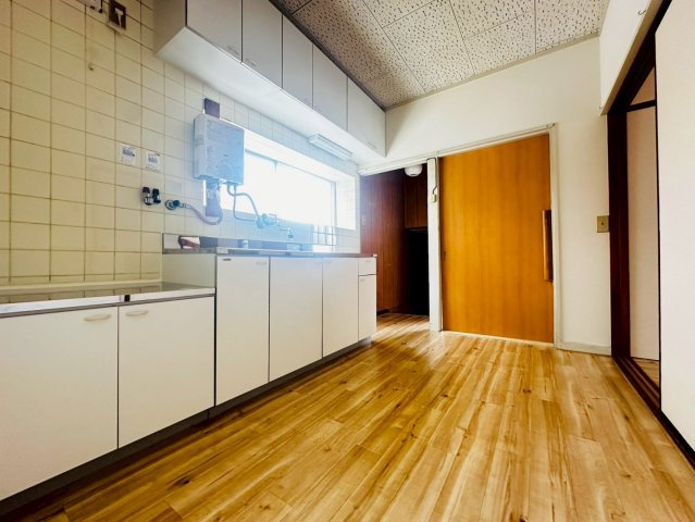 東野町貸家の居間・リビング