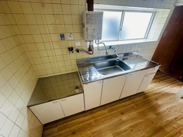 東野町貸家のキッチン