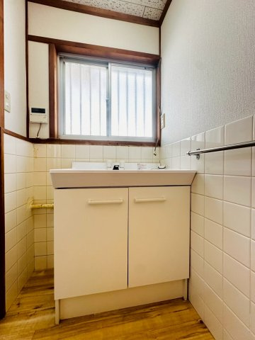 東野町貸家の洗面所