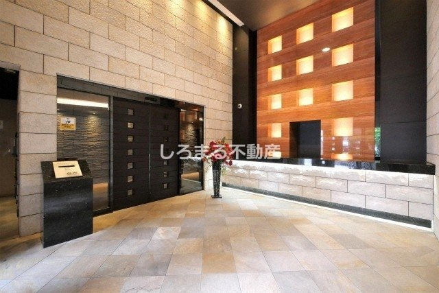 アーデン西天満のロビー