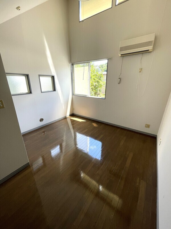 鈴木ハイツの寝室|別部屋の参考写真です。