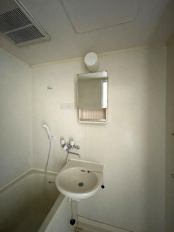 鈴木ハイツの洗面所|別部屋の参考写真です。