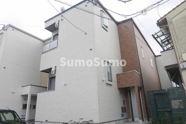 メゾンドバロン諸岡の外観