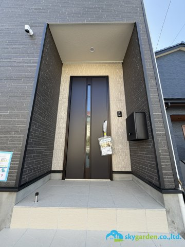 秦野市南矢名第18　新築戸建　全1棟1号棟の玄関