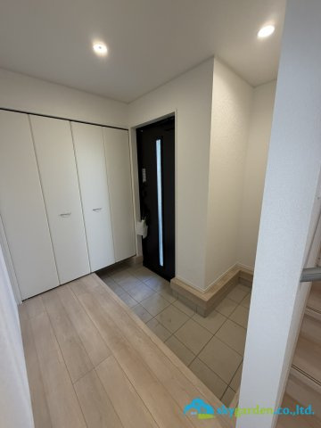 秦野市南矢名第18　新築戸建　全1棟1号棟の玄関