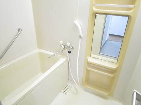 グローリーヒルズ２の浴室