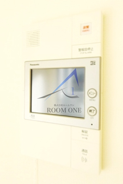 リライア横濱大通り公園のセキュリティ|モニター付きインターホンです。