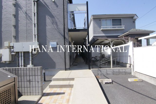 レオパレスレグルスのエントランス