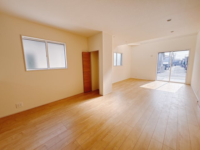 宇都宮市六道町 2期 全3棟の前面道路含む現地写真|周辺環境が充実しております。
道路の配置や道の広さ日当たりなど、ぜひ現地もご確認ください！
弊社営業が同行してご案内も可能です☆
※2025年12月撮影