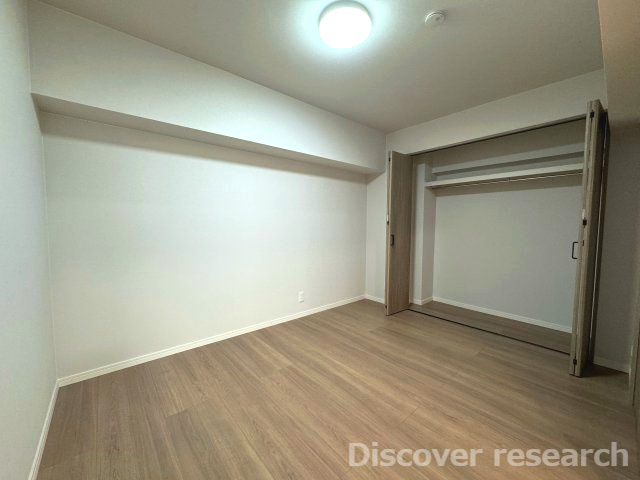 サン市川ハイツの洋室|【洋室（約5.8帖）】
家具を配置しやすい洋室です。LDKと一体利用も可能で様々な用途でご使用になれます。