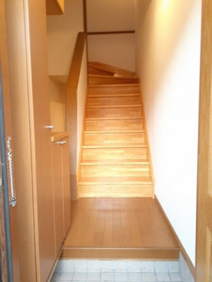 【玄関】 | ミニヨン・ジョイフル | 玄関です