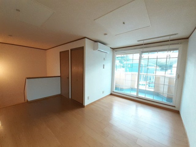 【居間・リビング】 | ミニヨン・ジョイフル | ゆったりとした居間です