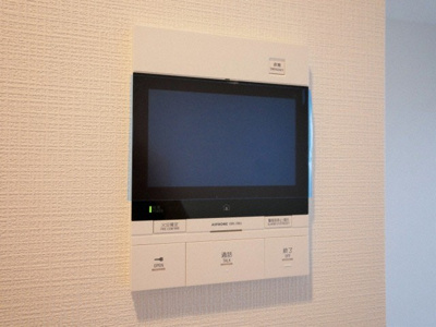 【セキュリティ】 | エスリードレジデンス大阪WEST | モニター付きインターホンです