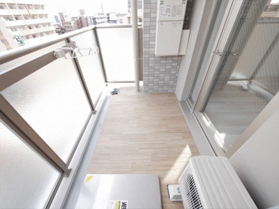 【バルコニー】 | エスリードレジデンス大阪WEST | お洗濯にも便利なバルコニー付き