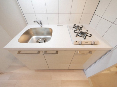 【キッチン】 | エスリードレジデンス大阪WEST | コンパクトなキッチンで掃除もラクラク