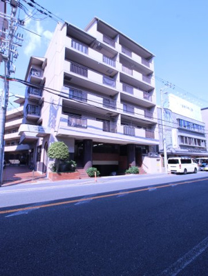 【外観】 | 豊中本町アーバンライフ | 現地外観写真になります。
国道176号線沿いの物件となります。