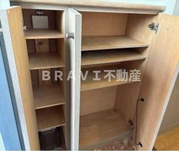 メロディーハイム緑橋弐番館の玄関