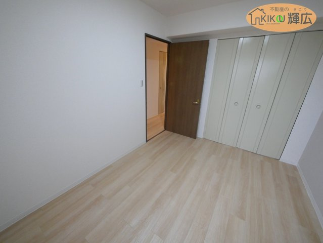 【洋室】 | メゾンドール明石東二見　6階