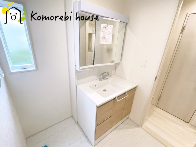 さいたま市北区宮原町2丁目　4期　新築一戸建て　ブルーミングガーデン　02の独立洗面台|独立洗面台、朝の身支度には欠かせません