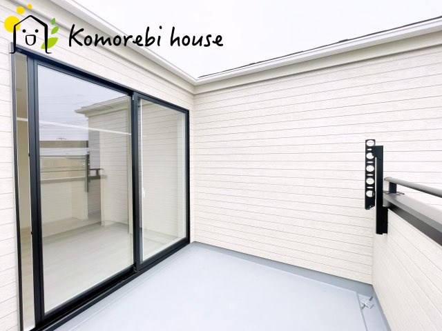 さいたま市北区宮原町2丁目　4期　新築一戸建て　ブルーミングガーデン　02のバルコニー|落ち着いた時間を過ごせるバルコニーです