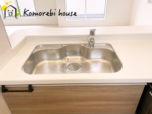 さいたま市北区宮原町2丁目　4期　新築一戸建て　ブルーミングガーデン　02のキッチン|コンパクトなキッチンで掃除もラクラク