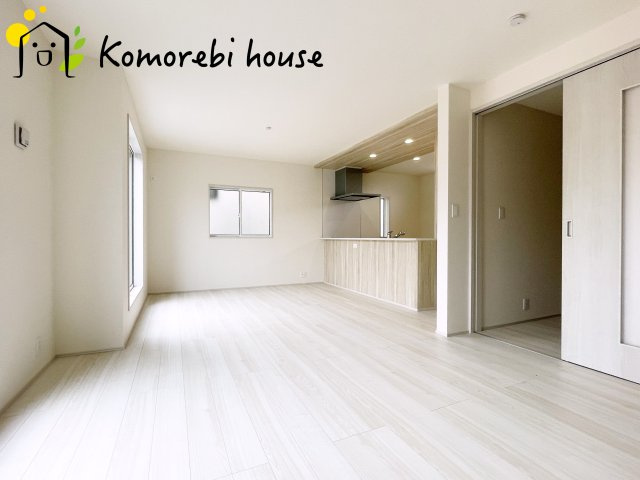 さいたま市北区宮原町2丁目　4期　新築一戸建て　ブルーミングガーデン　02の居間・リビング|おしゃれな居間です