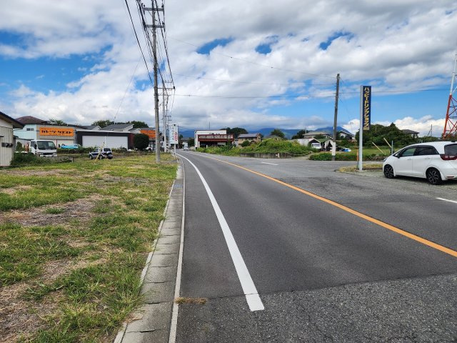 高崎市箕郷町生原売土地の前面道路含む現地写真