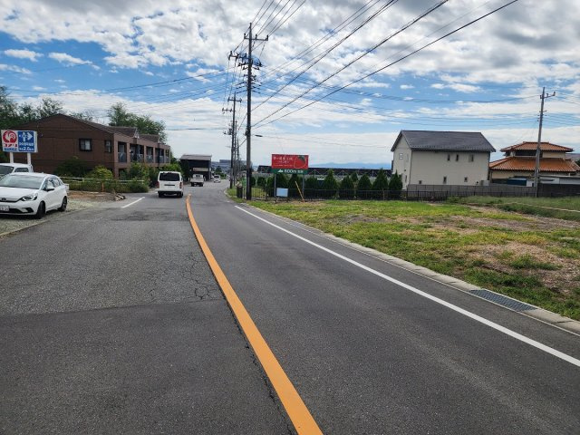 高崎市箕郷町生原売土地の前面道路含む現地写真