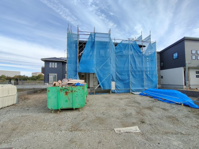 第3期の前面道路含む現地写真|建築中の様子が見られるのも今だけ！ぜひ、お気軽にお問い合わせください♪
2025年11月撮影