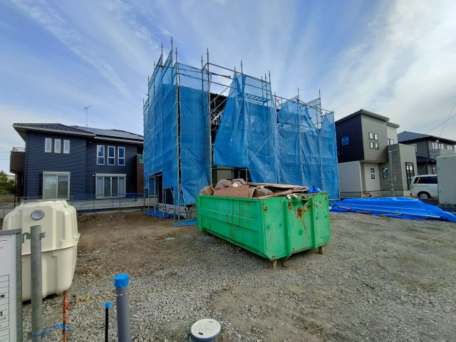 加須市南篠崎　全3邸の前面道路含む現地写真|〇２号棟〇
カースペース並列2台駐車可♪
2025年11月撮影