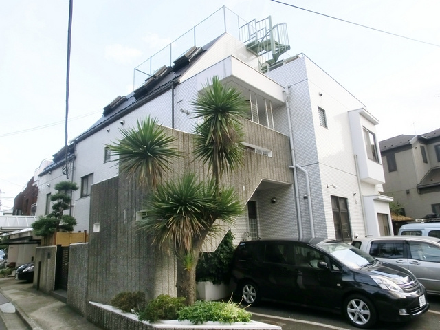 メゾン類光の外観|きれいなタイル張りのマンションです。