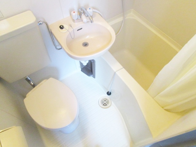 メゾン類光の浴室|３点ユニットバス。