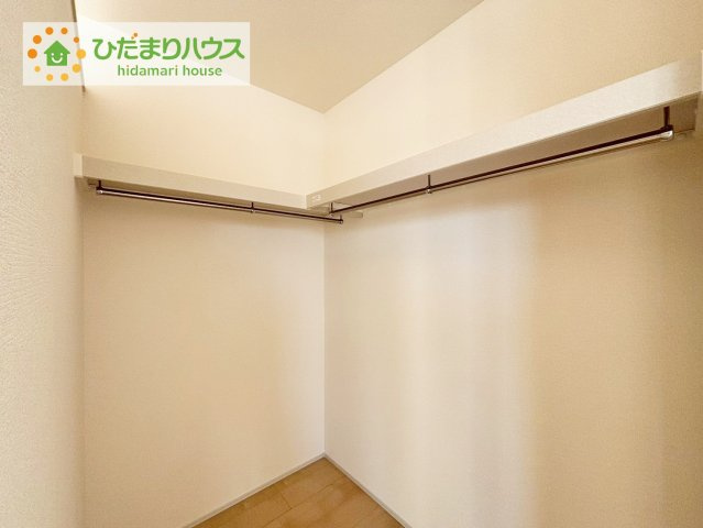 いわき市平下平窪1期　新築戸建　2号棟の収納|"ママに人気のウォークインクローゼット付き！
コートやジャケットはもちろん、季節物や布団なども全部収納できちゃいます(^^)/"