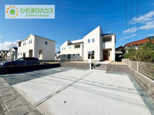 いわき市平下平窪1期　新築戸建　2号棟の駐車場|マイホームなら駐車場代がかかりません。しかも、自宅の駐車場で洗車ができます！今までコイン洗車に行っていた手間も省けて、節約にもつながります(^^♪