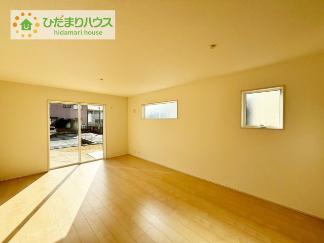 いわき市平下平窪1期　新築戸建　2号棟の居間・リビング|お子様が元気に遊べる広々としたリビングです。