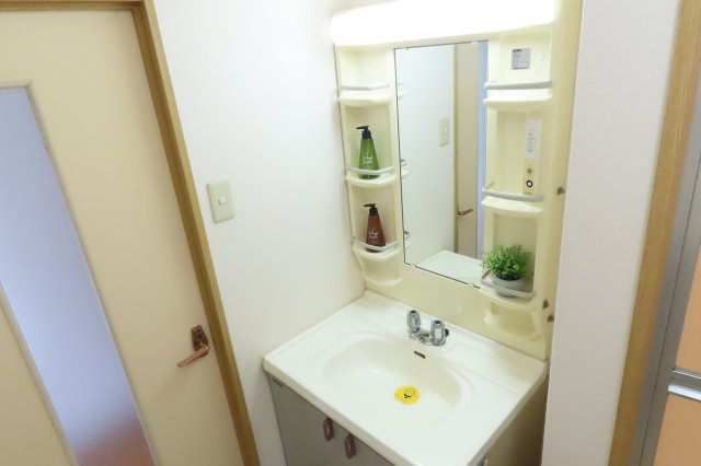 夕福マンションの洗面所