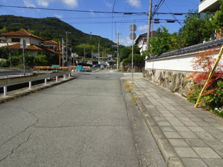 【前面道路含む現地写真】 | 川西市清和台西２丁目　建築条件無土地