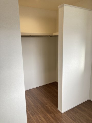 リーブルガーデンＳ第11　前橋市富士見町時沢　３号棟の収納|洋室１収納　
ウォークインクローゼットです♪