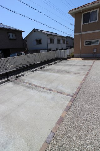パークハイム向陽　の駐車場