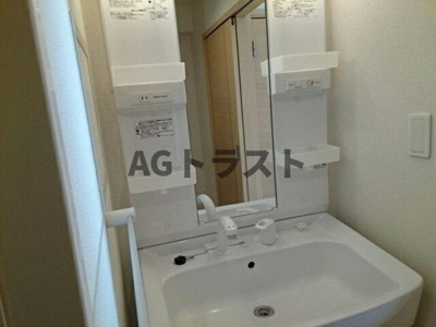 【洗面所】 | サンリット・ガ－デンＡ | スペースが確保できる洗面所です