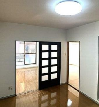 【居間・リビング】 | 岩沢第一ビル | こちらの居間で趣味の時間をお楽しみください