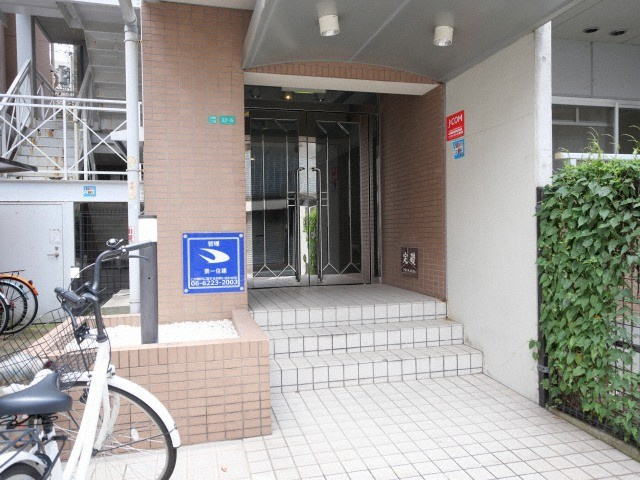 グランヴィ天王寺のエントランス