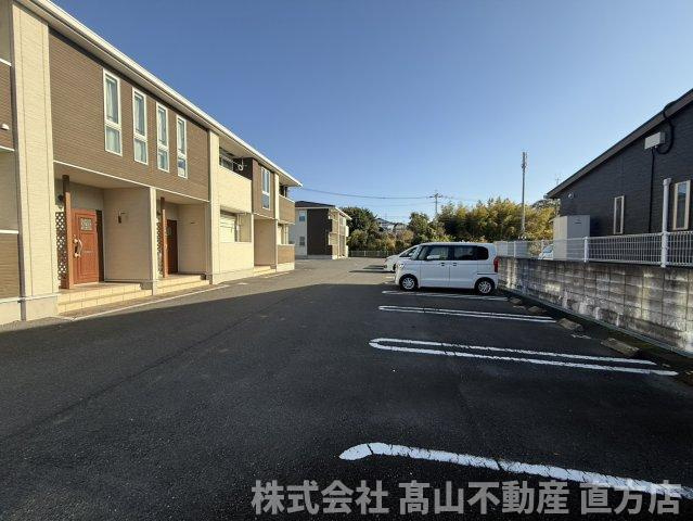 グラン　シオリンⅠの駐車場